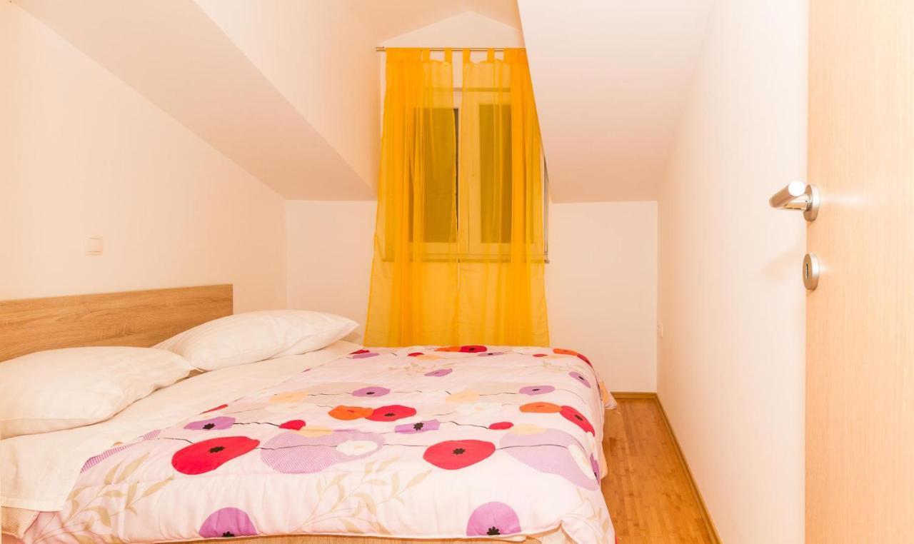 Apartments Villa-Ines Center Vodice Eksteriør bilde
