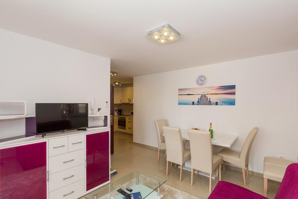 Apartments Villa-Ines Center Vodice Eksteriør bilde
