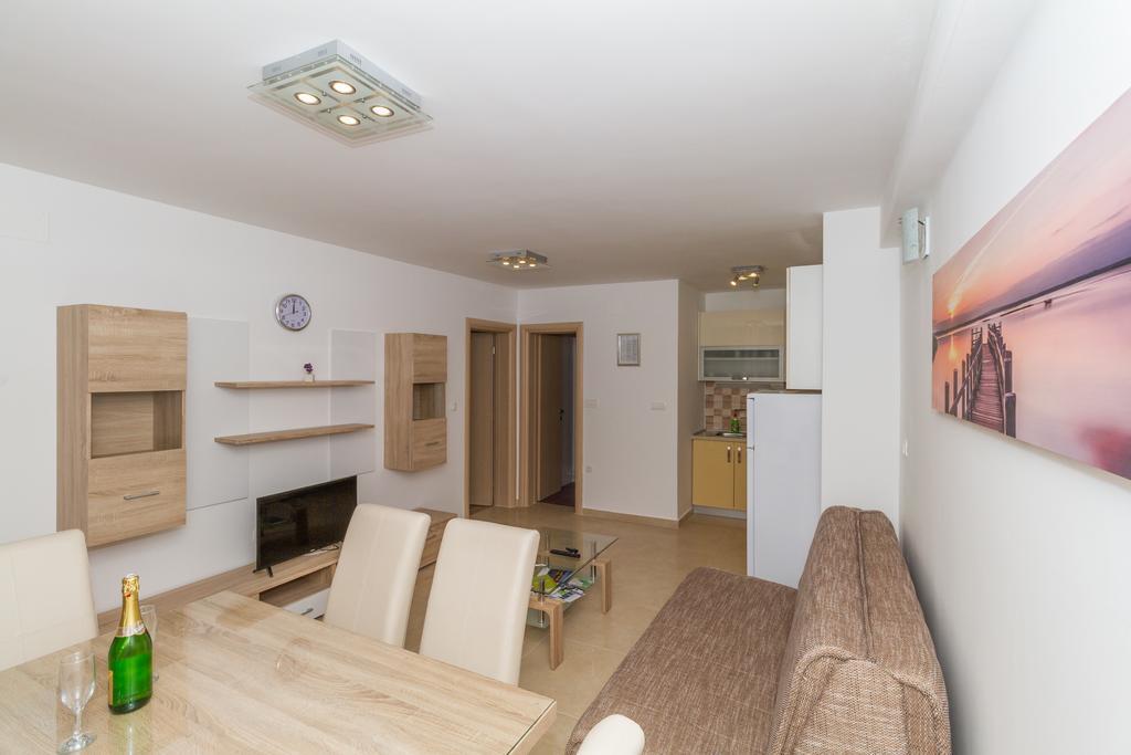 Apartments Villa-Ines Center Vodice Eksteriør bilde