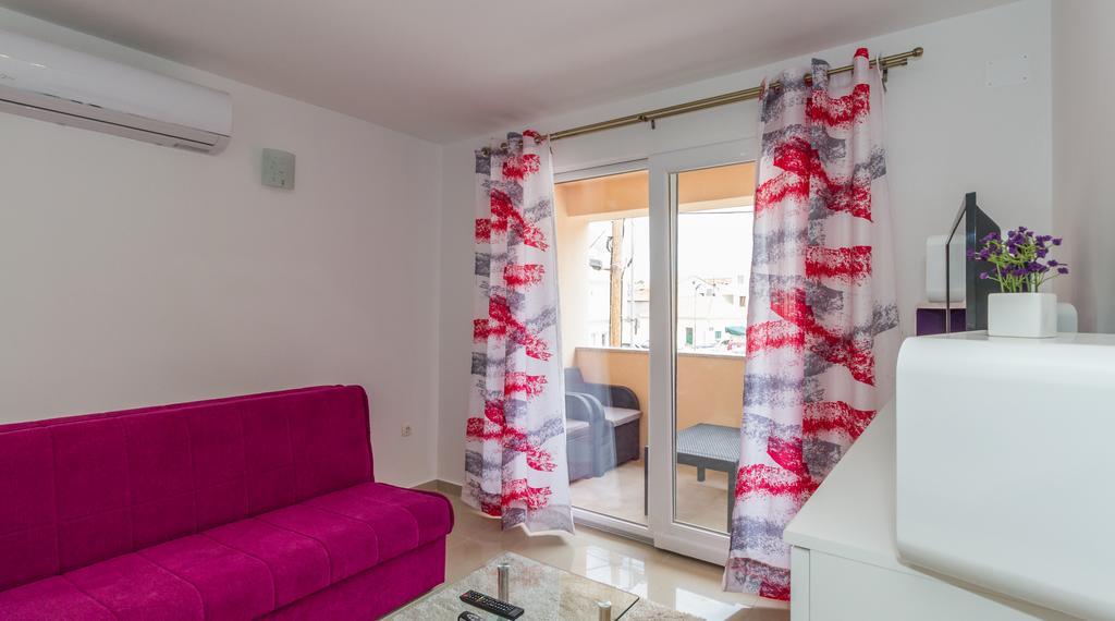 Apartments Villa-Ines Center Vodice Eksteriør bilde