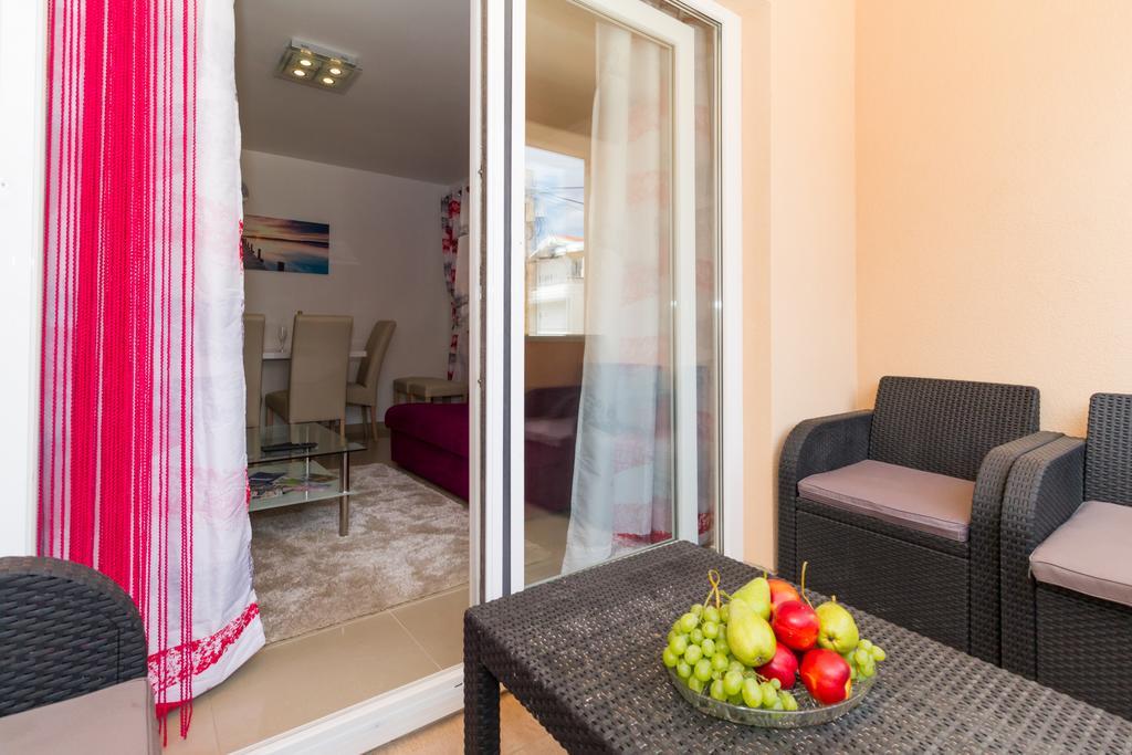 Apartments Villa-Ines Center Vodice Eksteriør bilde