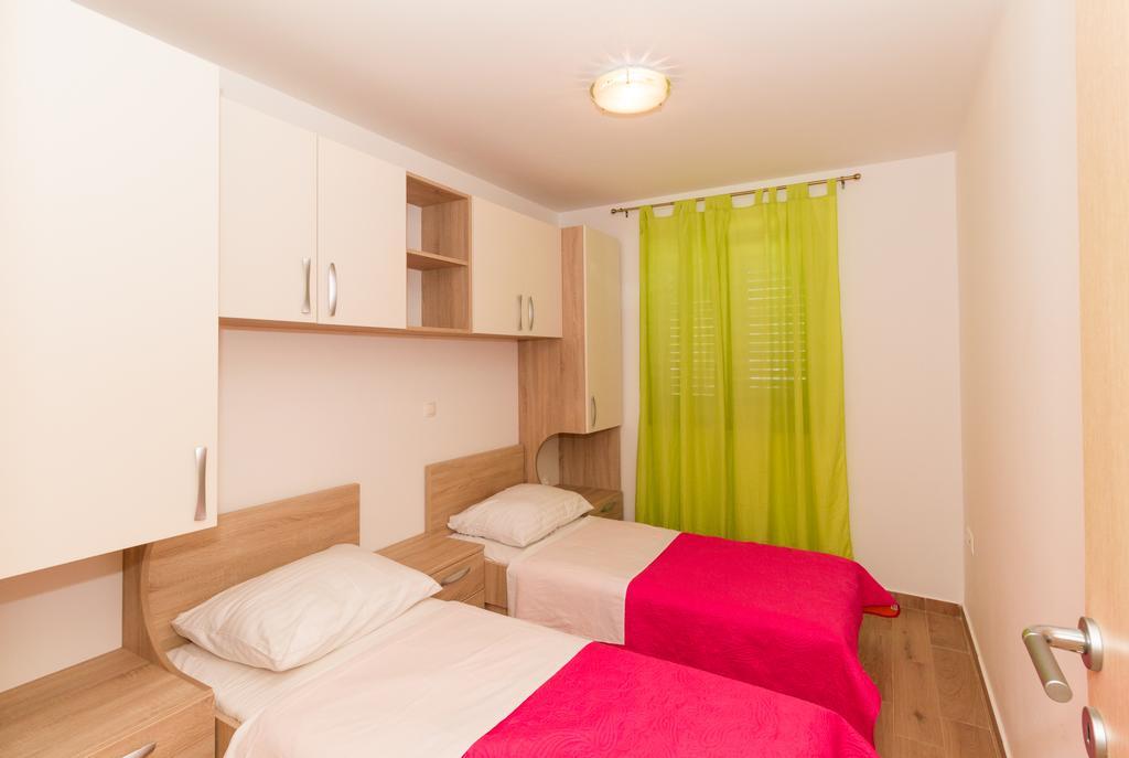 Apartments Villa-Ines Center Vodice Eksteriør bilde